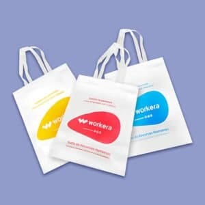 Tres bolsas de algodón blanca con logotipo estampado de workera