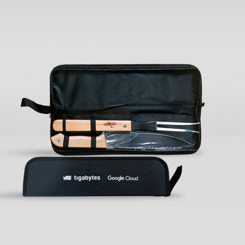 Set de asado que contiene cuchillo y tenedor parrillero. con logotipo tigabytes impreso