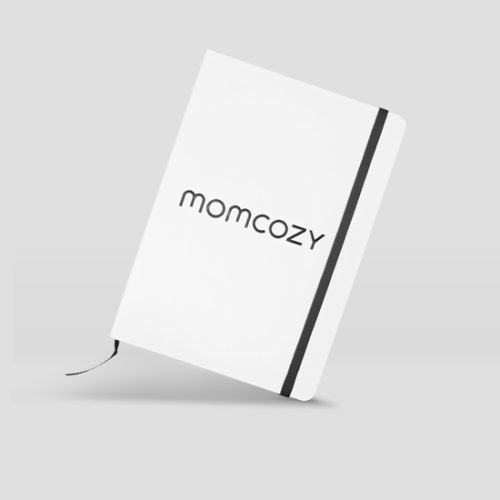 Libreta blanca mediana con logotipo momcozy