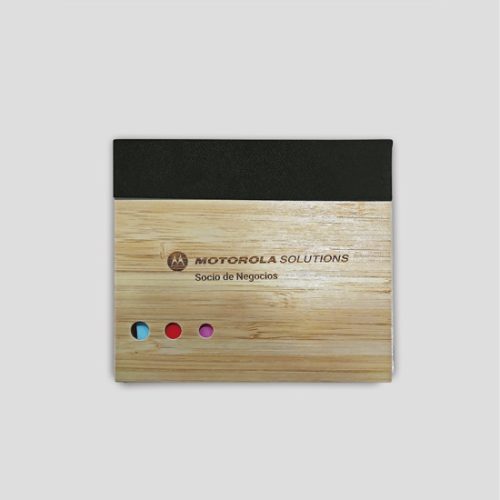 Memo set de bambú con logotipo Motorola Solutions socio de negocios grabado láser