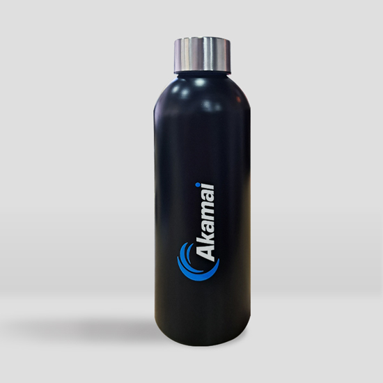 Botella de Aluminio Mate 750ml negro con logo Akamai
